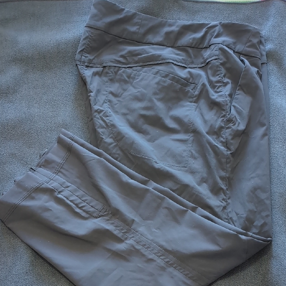 Indygena - Light Gray Cargo Pants with Relaxed Fit and Textured Fabric
